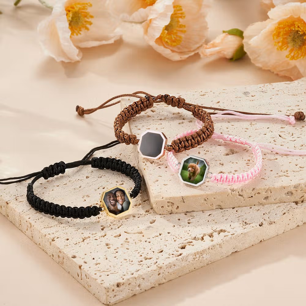 El secreto en tu muñeca: Pulsera trenzada con foto oculta de activación térmica y grabado