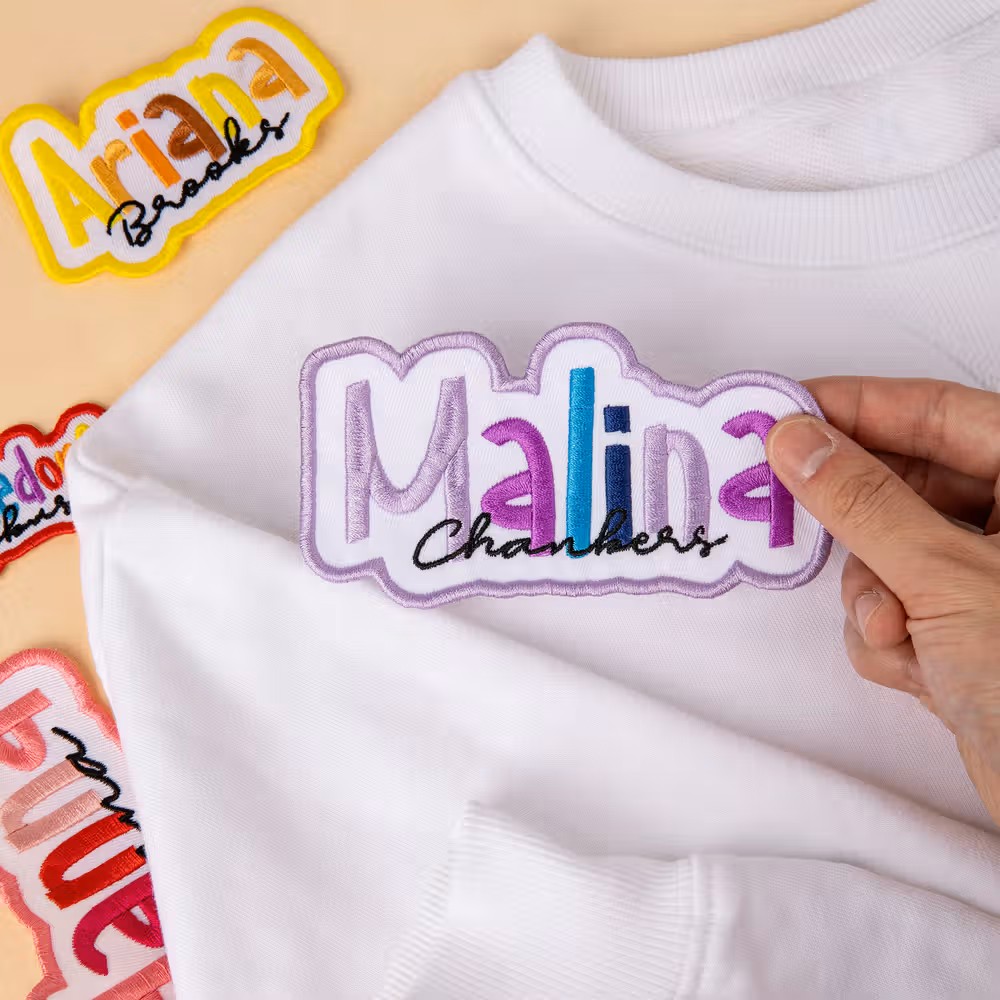 Personaliza tu estilo: Los parches bordados que transforman tu ropa y mochilas