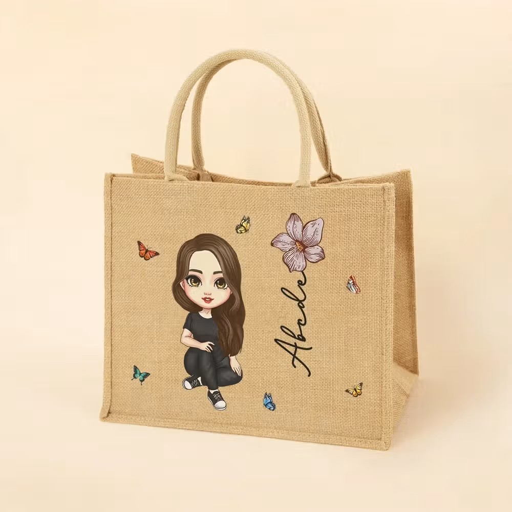 Estilo natural y toque personal: Bolso de yute personalizado con dibujo de mujer o niña y flor de nacimiento