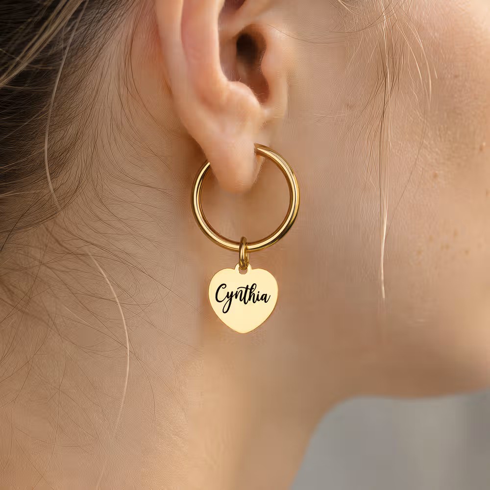 Pendientes de corazón e iniciales personalizadas: Elegancia minimalista en versión aro o clip