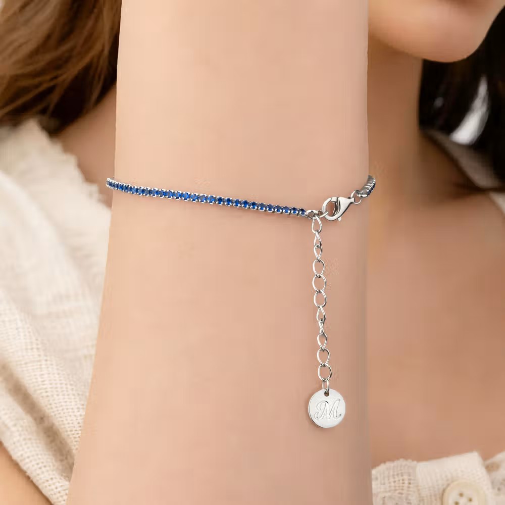 Pulsera de tenis de plata esterlina con encanto de inicial personalizada: Elegancia minimalista para amantes del tenis