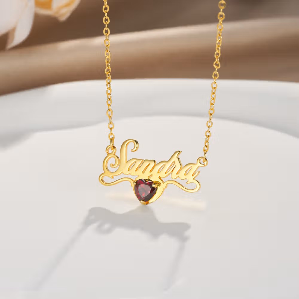 Collar personalizado minimalista con nombre y piedra de nacimiento en forma de corazón: Elegancia y sentimiento en una joya única