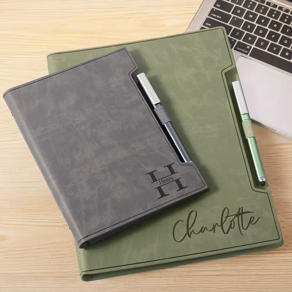 Set de cuaderno de piel recargable y bolígrafo personalizado: El regalo de oficina y ejecutivo perfecto