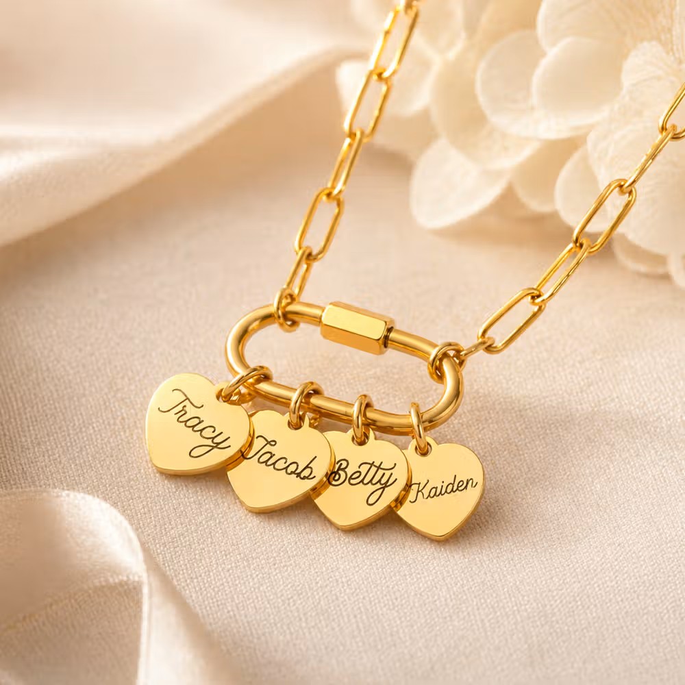 Collar de cadena estilo clip con múltiples corazones personalizados: El regalo ideal para mamá