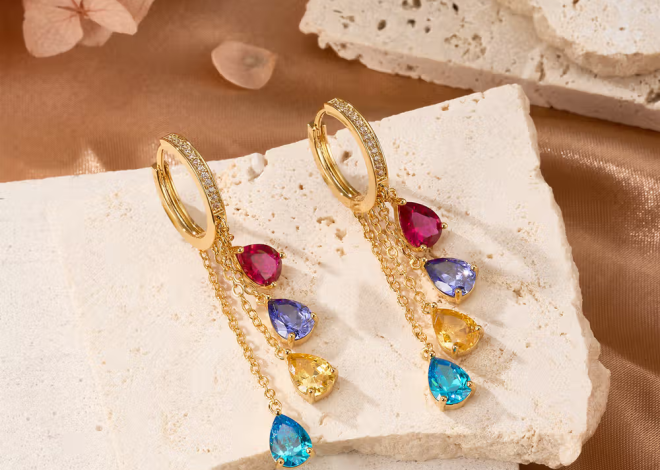 Un vínculo eterno reflejado en cada destello: Los elegantes pendientes personalizados con piedras de nacimiento en forma de lágrima para mamá y abuela