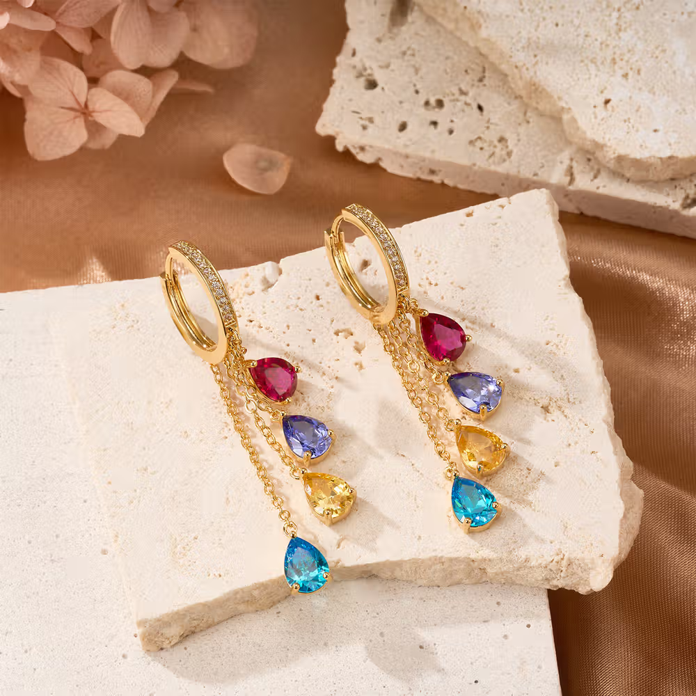 Un vínculo eterno reflejado en cada destello: Los elegantes pendientes personalizados con piedras de nacimiento en forma de lágrima para mamá y abuela