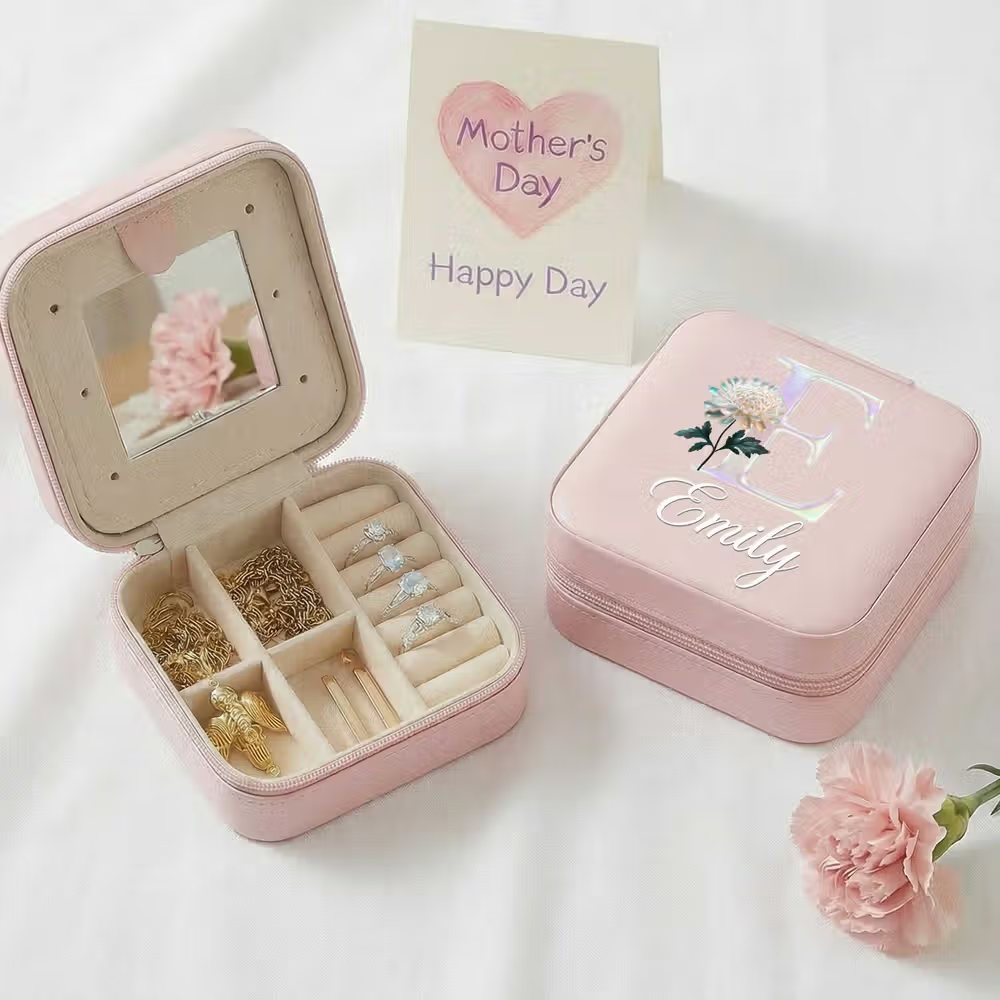 Elegancia, orden y belleza: El joyero personalizado con efecto nácar y flor de nacimiento