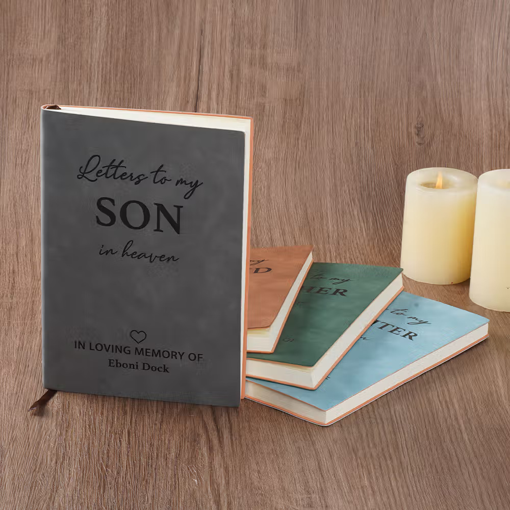 Palabras de consuelo para el alma: Cuaderno de cuero personalizado «Cartas al Cielo» con apelativo y nombre