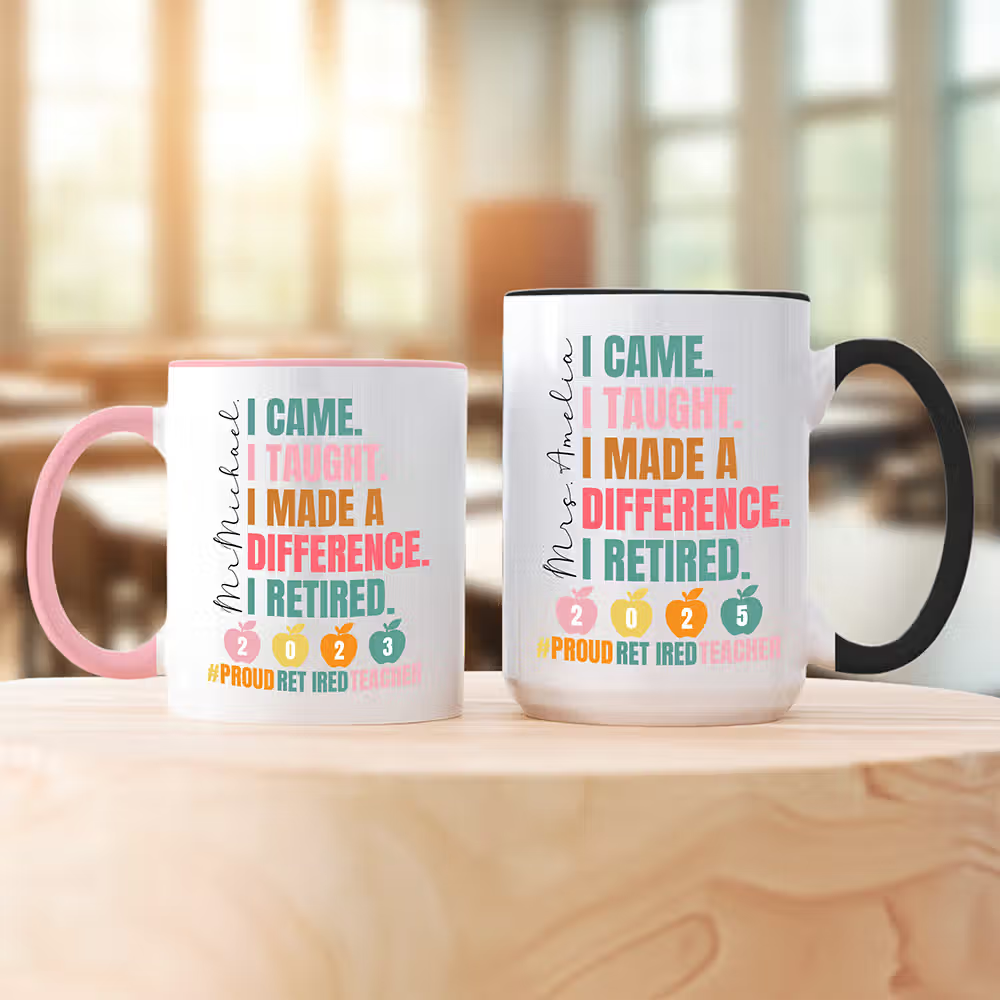 Un brindis con orgullo por una vida enseñando: Taza personalizada de cerámica para profesor jubilado