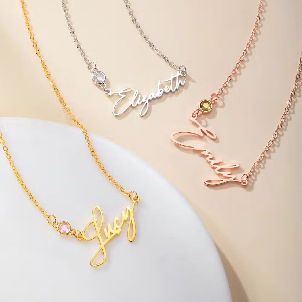 Un lazo eterno de amor y elegancia: Collar personalizado con nombres y piedras de nacimiento