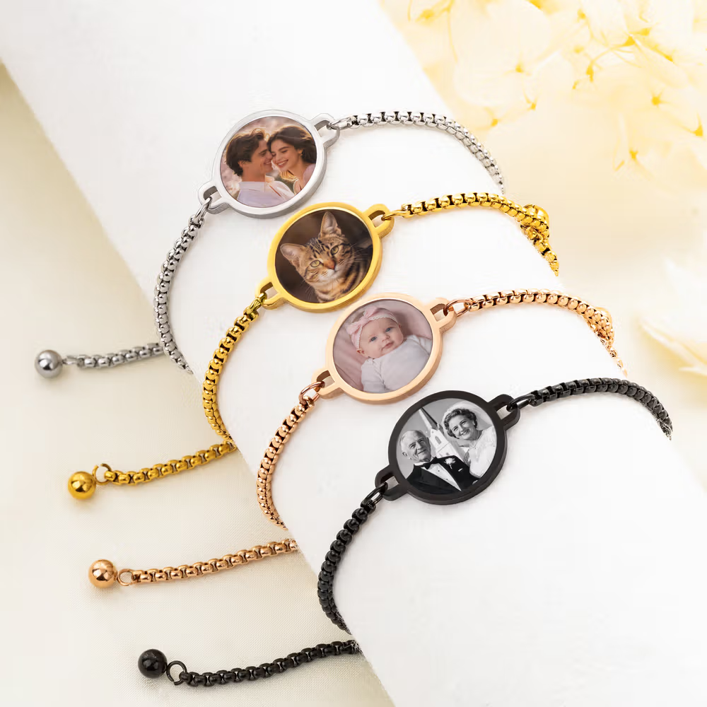 Un secreto guardado en la muñeca: Pulsera personalizada con foto oculta que se revela con el calor